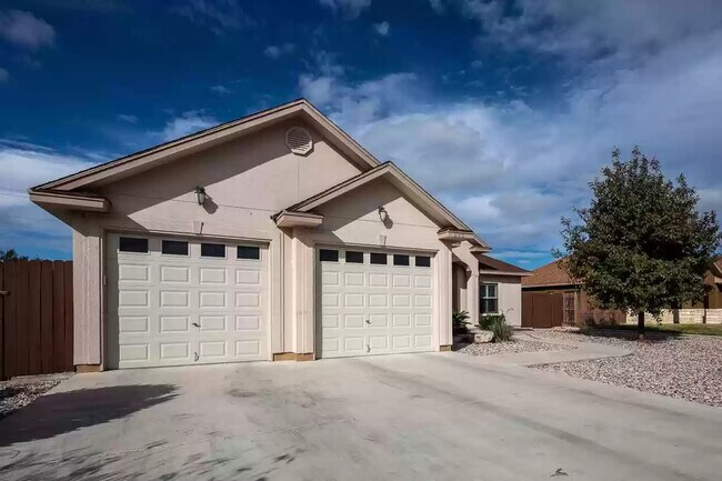 Building Photo - 532 Quail Creek Dr