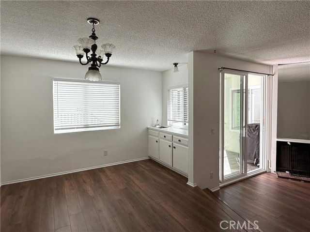 Building Photo - 944 17th St