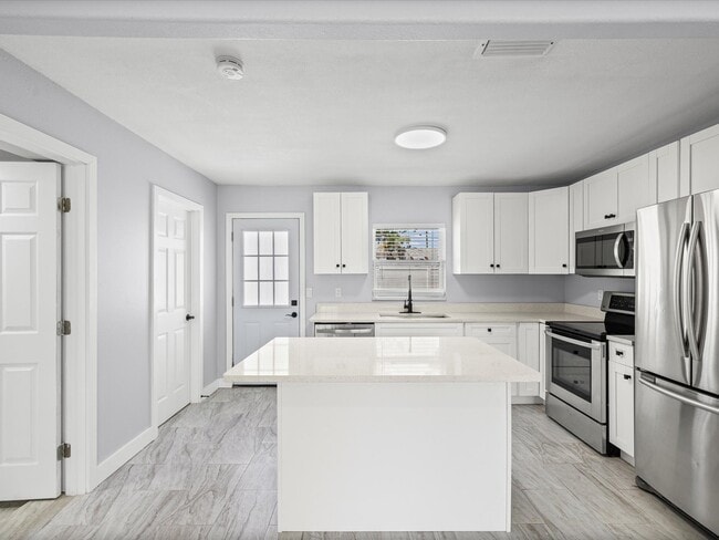 Building Photo - 6615 Del Prado Terrace