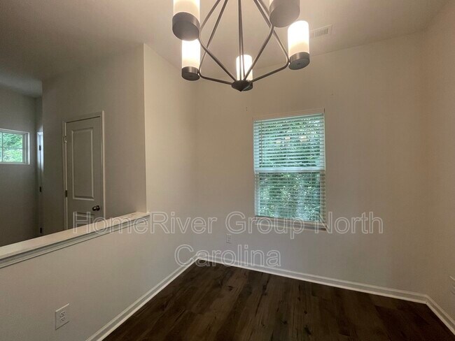 Building Photo - 2322 Marthas Ridge Dr