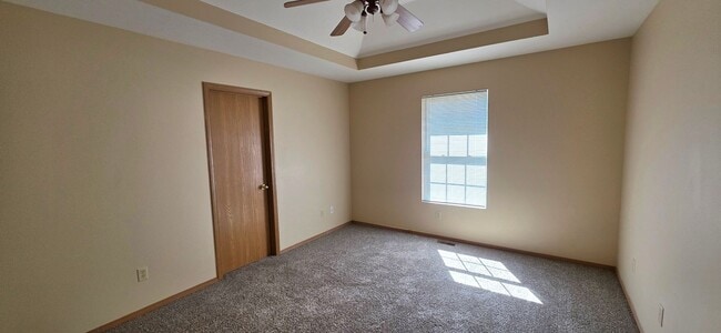 Building Photo - 3 Bedroom 2 Bath Close To Missouri State University $1295