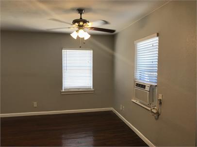 Foto del edificio - 4815 Live Oak St