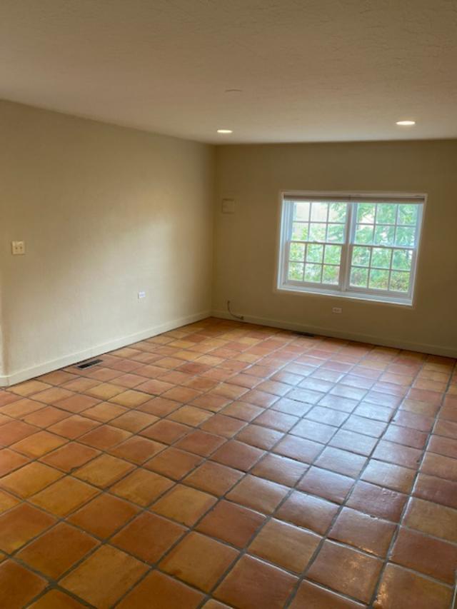 Building Photo - 918 1/2 Don Juan St