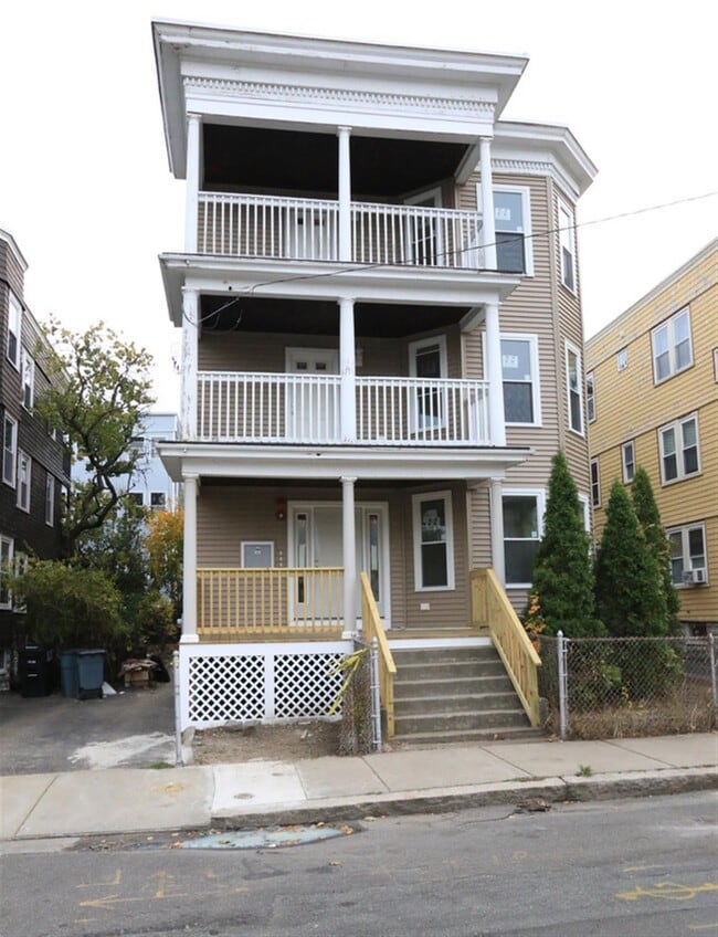 Building Photo - 29 Lewis St