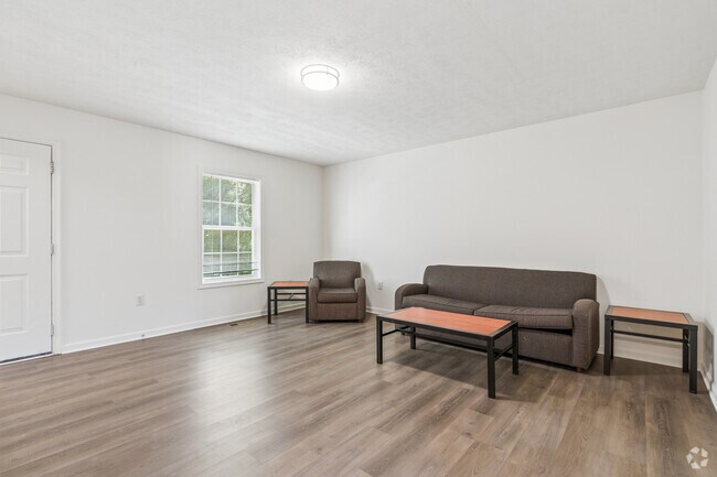 4 habitaciones, 4.5 baños - 1,721 pies cuadrados - Estudio en el segundo piso - Glenside Townhomes