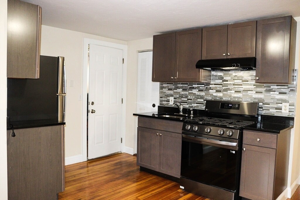 Foto principal - 9 Forest Ave Ct