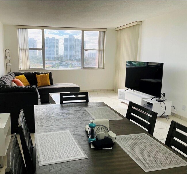 Building Photo - 3180 S Ocean Dr