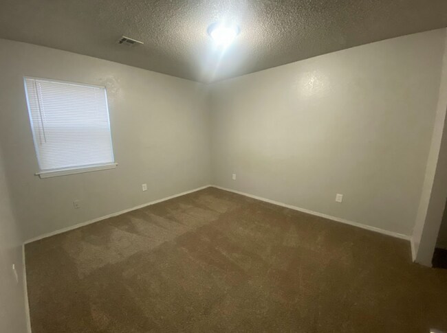 Foto del edificio - Quaint 3-Bedroom House Available in OKC!
