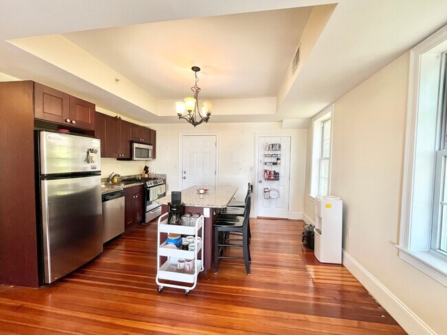 Foto del edificio - 107 Fisher Ave