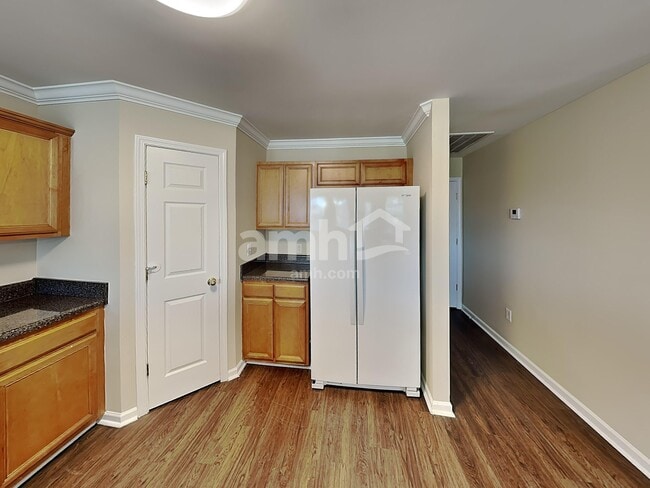 Building Photo - 1308 Chapman Ct