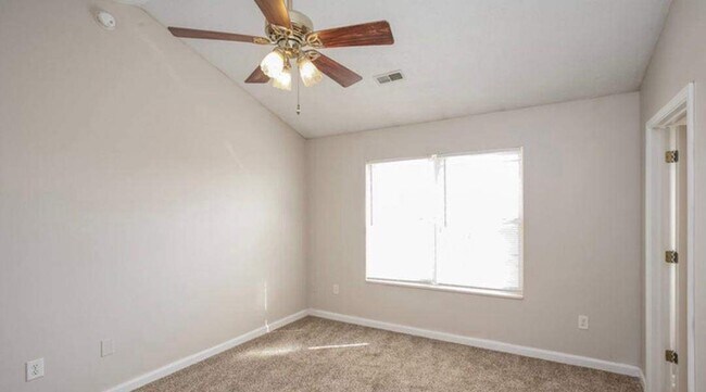 Building Photo - 5103 Avian Ln