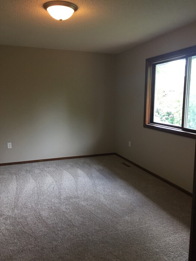 bedroom - 14627 Hanover Ln