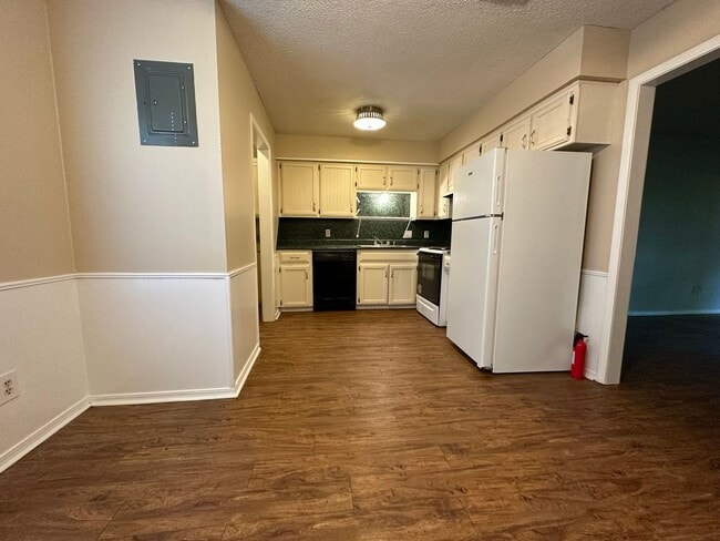 Foto del edificio - 8510 Harvard Dr