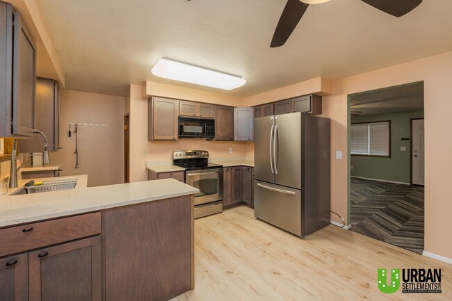 Foto del edificio - 4 Bedroom 2 Bathroom House In Spokane With...