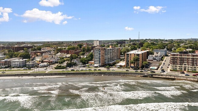 Foto del edificio - 300 Lynn Shore Dr