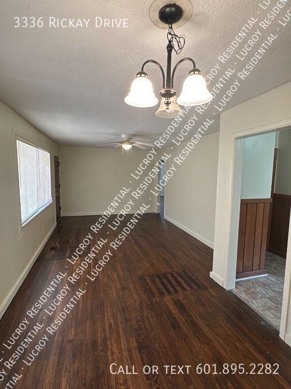Building Photo - Spacious 3 Bed, 2 Bath Rental Home in Jack...