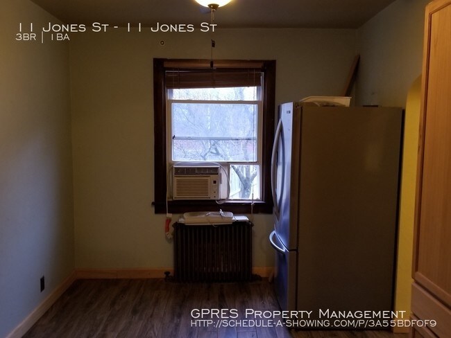 Building Photo - Etna 3 Bedroom Duplex