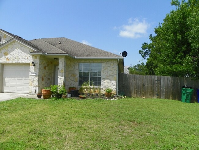 Building Photo - 2601 Cypress Ln