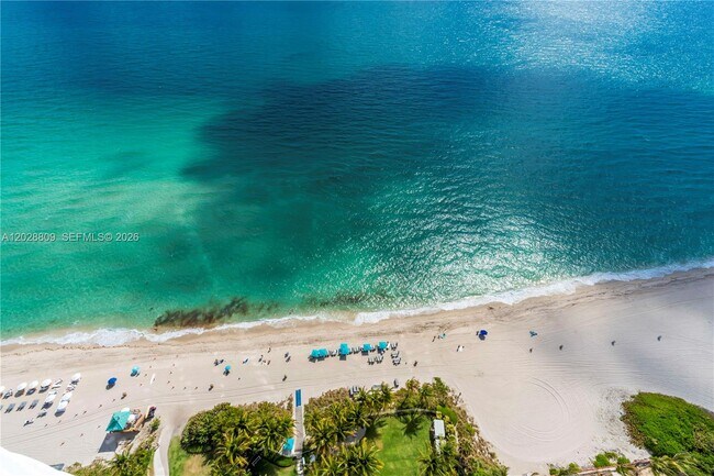 Building Photo - 15701 Collins Ave