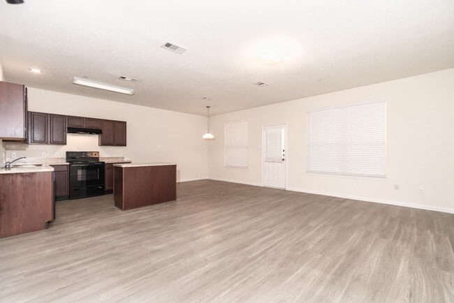 Building Photo - 3946 Lexington Manor Ct