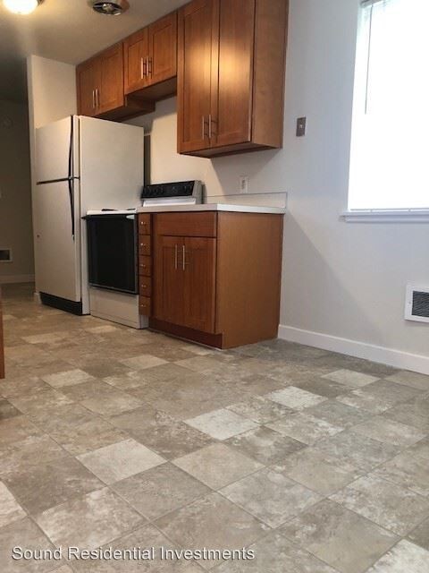 Foto del edificio - 5707-5709 112th St SW