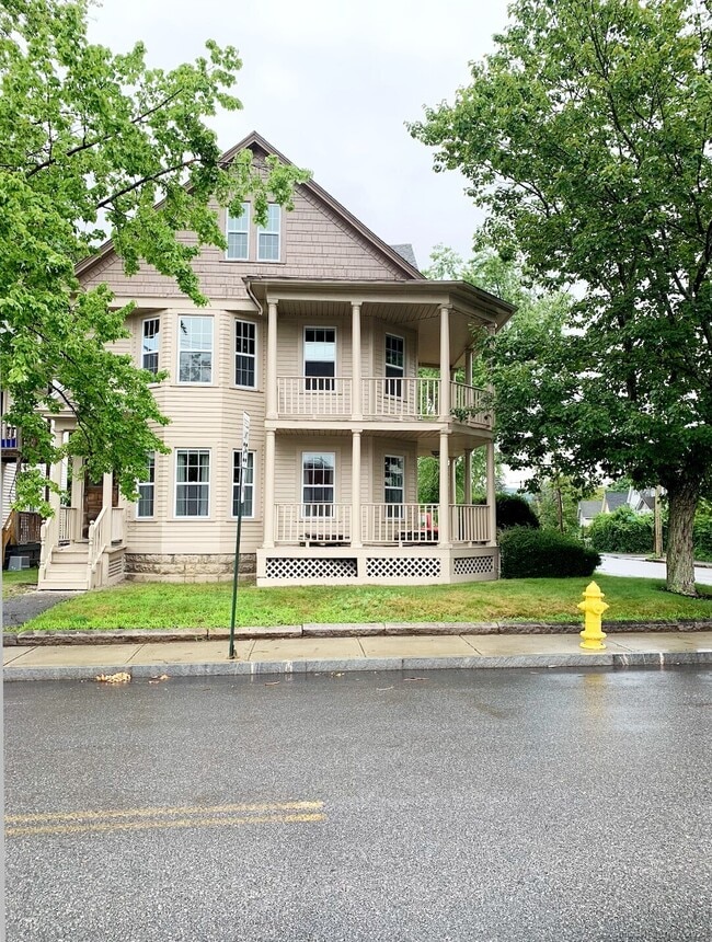 Building Photo - 146 Pearl St