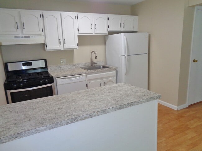 Building Photo - 207 Cottonwood Rd