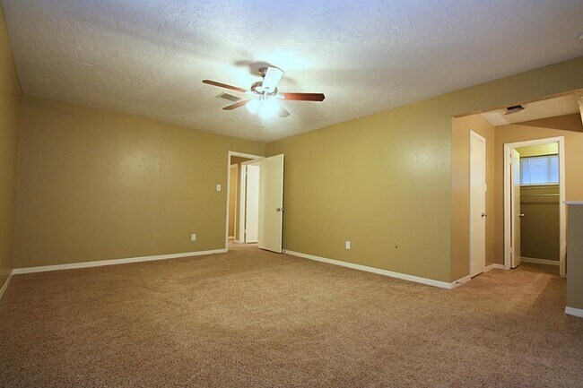 Building Photo - 23527 Canyon Lake Dr