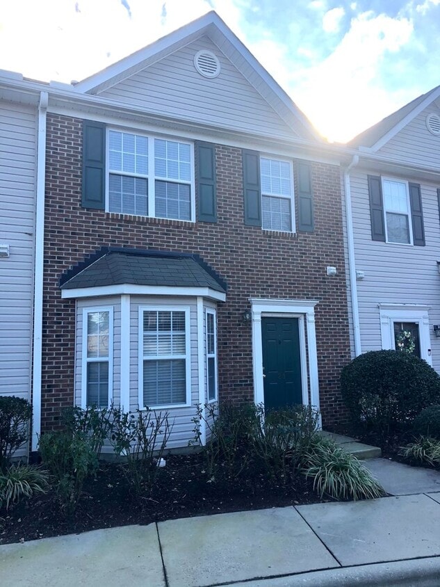Primary Photo - 29 Edgebrook Cir