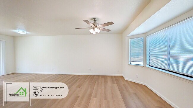 Foto del edificio - 1027 Goodview Way
