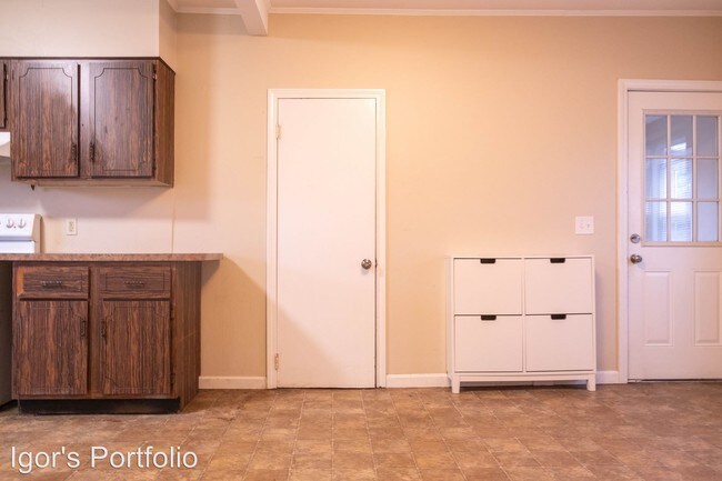Building Photo - 3 br, 2 bath House - 77 Meadow St
