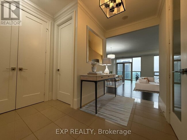 Building Photo - 70 Roehampton Ave