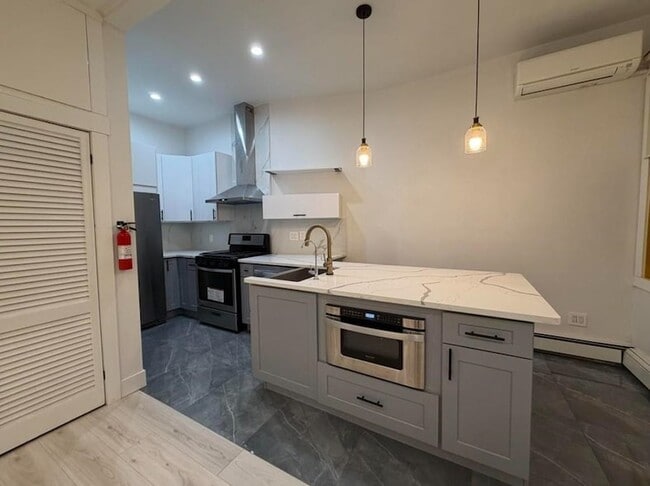 Photo - 202 48th St Townhome