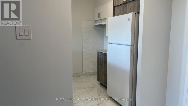 Building Photo - 10 Laurelcrest St