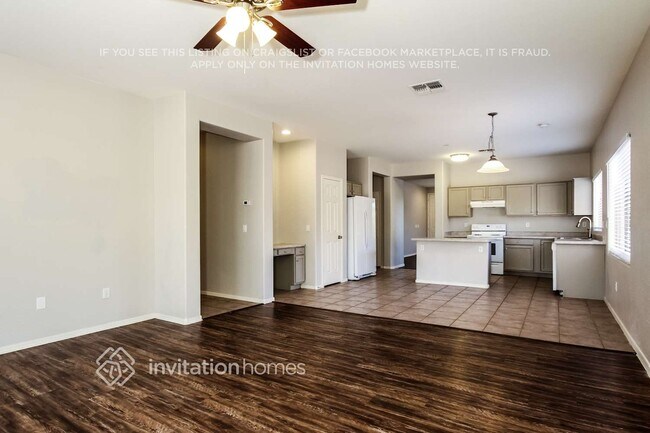 Building Photo - 14913 N 153rd Ave