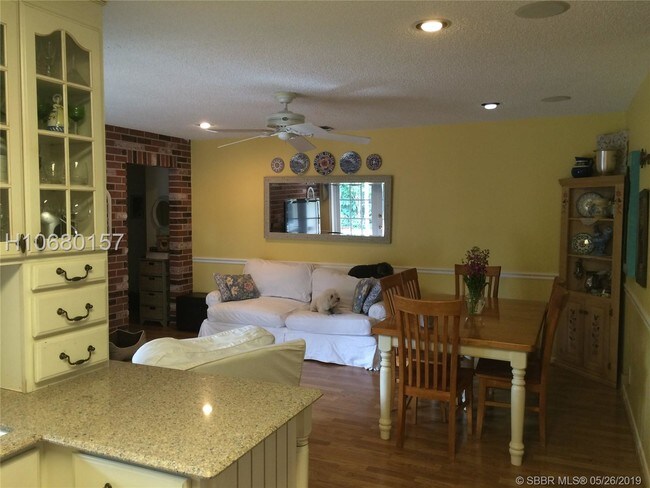 Foto del edificio - 10244 SW 50th St