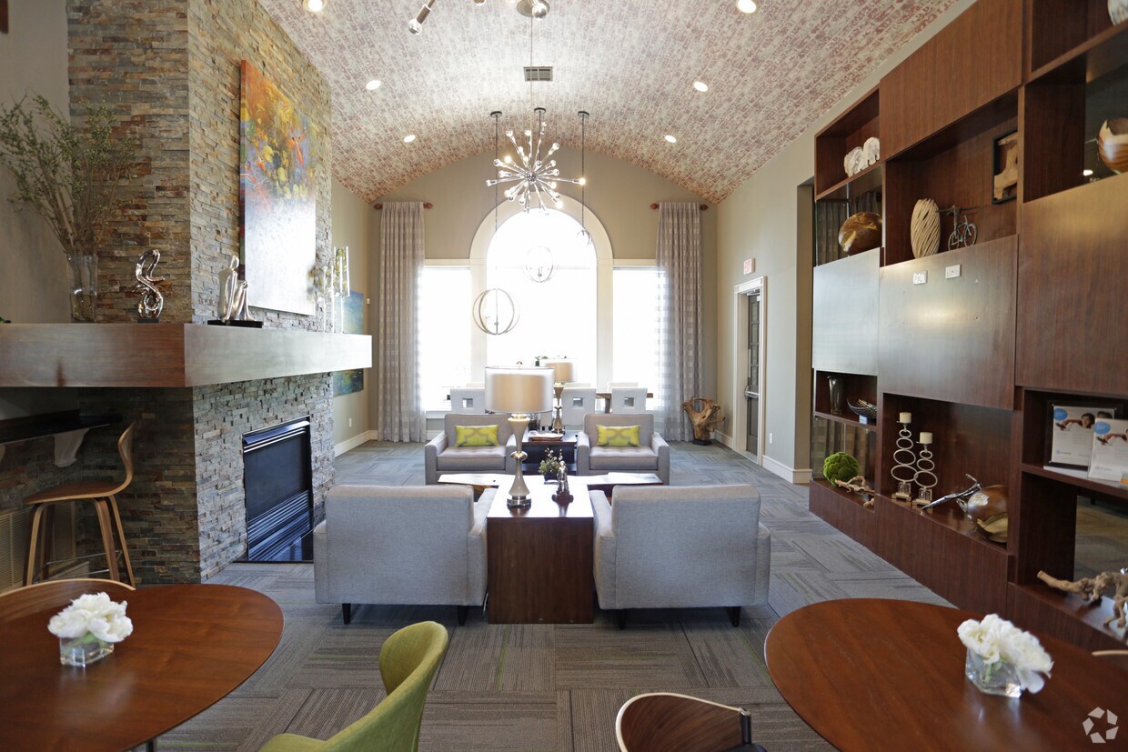 Creekside Apartment Homes 11920 Oakmont St Overland Park, KS