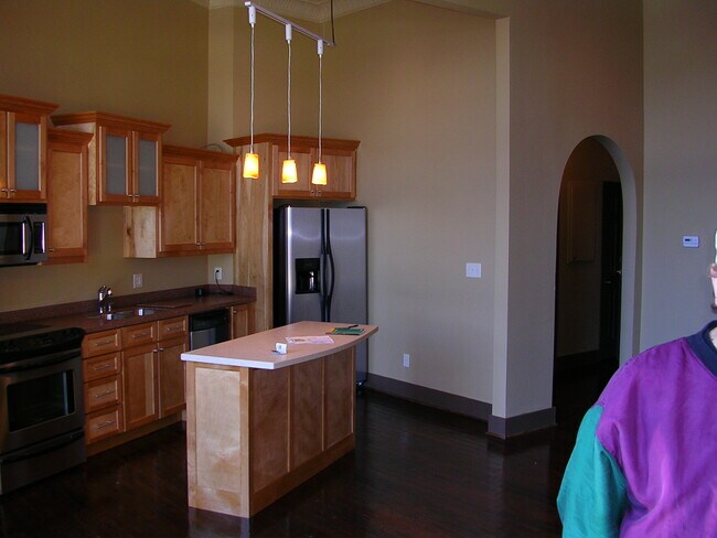 Building Photo - 1917 Cogswell Ave