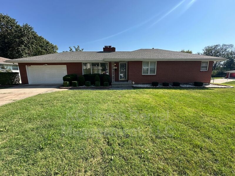 Primary Photo - 4901 N Flora Ave