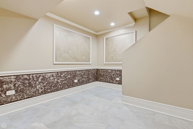 Foto del edificio - 5614 N Campbell Ave