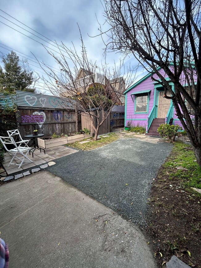 Building Photo - 1236 30th St