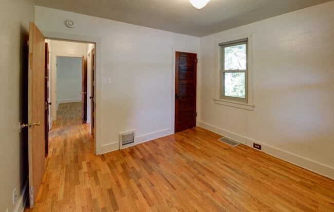 1938 Spruce Street Bedroom - 1938 Spruce Street