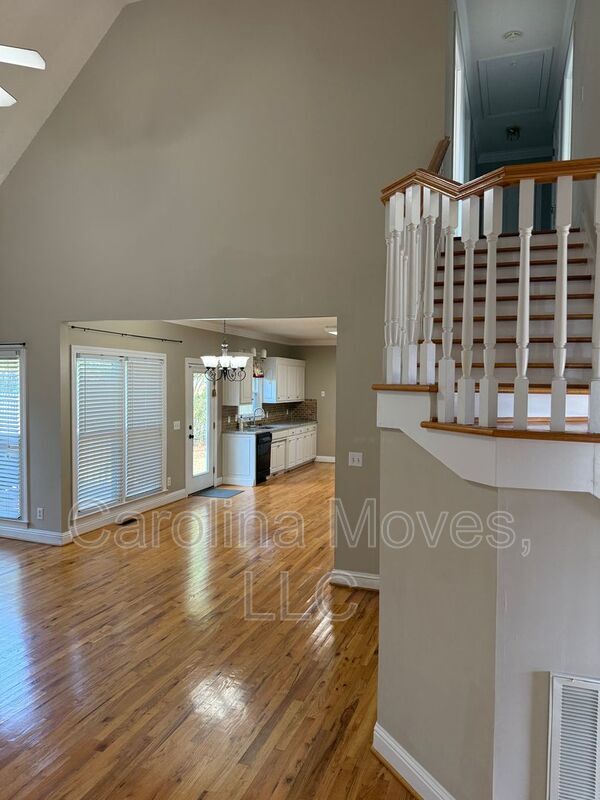 Building Photo - 204 Brushy Meadows Dr