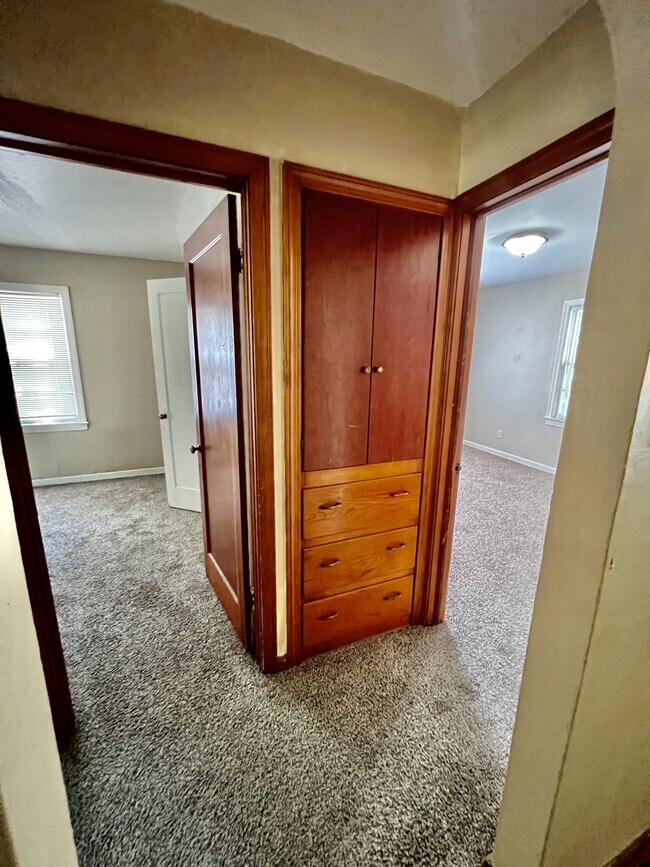 Hall/Storage - 918 N Terrace Dr