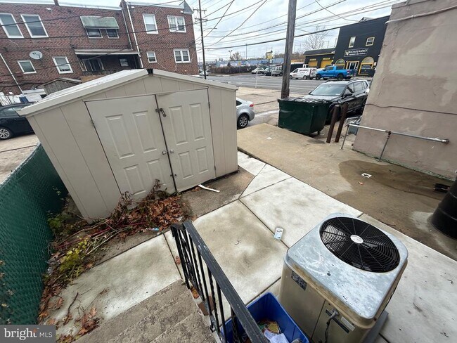 Foto del edificio - 4655 Benson St