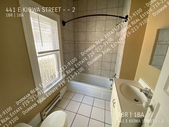 Building Photo - 441 E Kiowa St