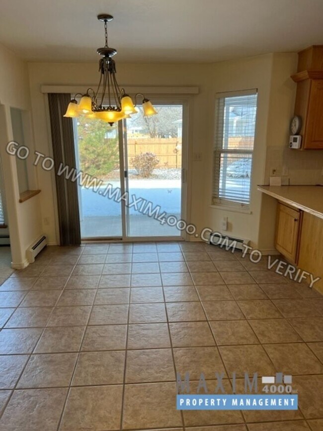 Building Photo - 2812 GRAND VIEW DRIVE - FANTASTIC 3-BEDROOM