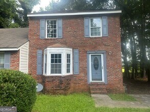 Building Photo - 33 92 Pl