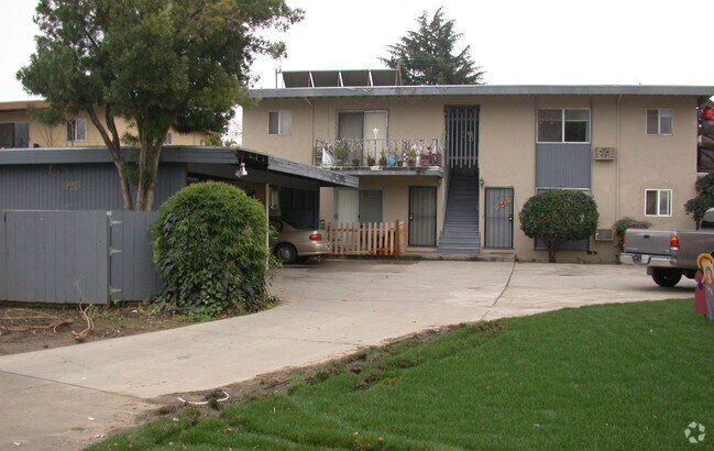 Foto del edificio - 923 Ravenscourt Ave