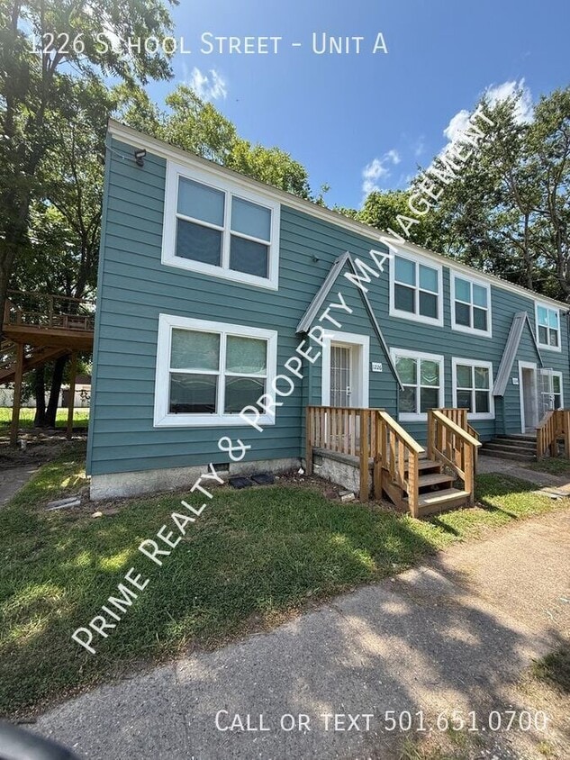 Primary Photo - 1226 School St